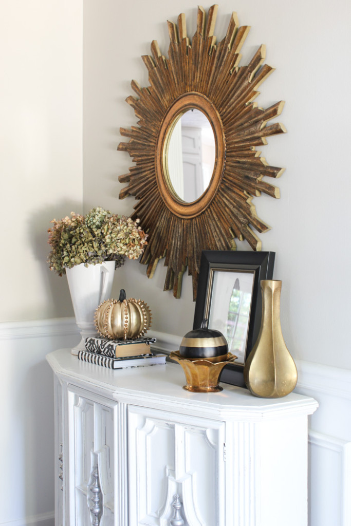 Fall Entryway, from the Fall Home Tour by Erin Spain at DIYontheCheap.com, plus a blog hop!