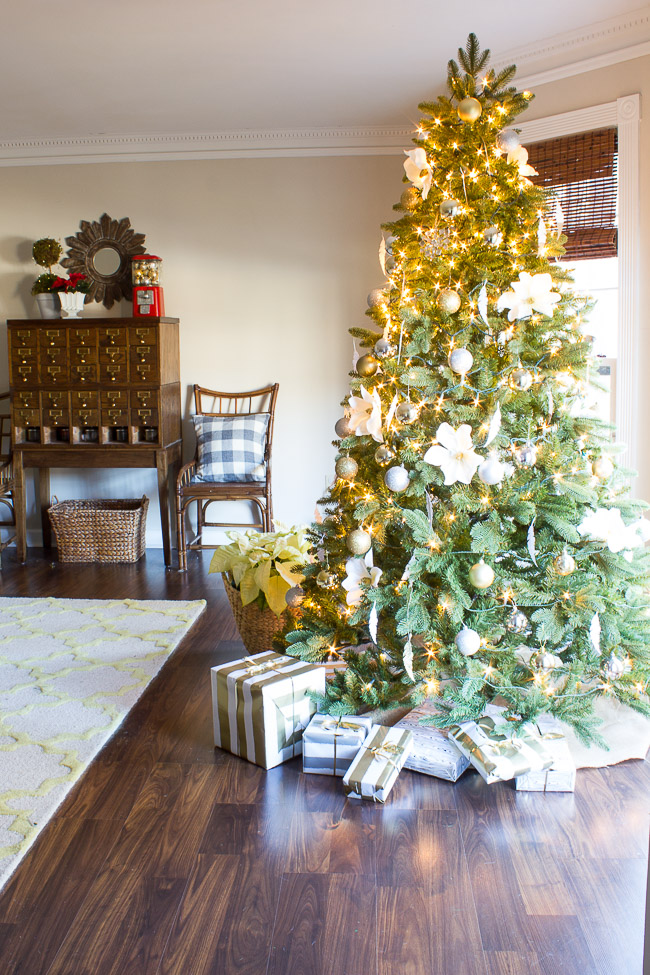 Holiday Home Tour Blog Hop & Home Decorators Collection giveaway! #HDCholidayhomes