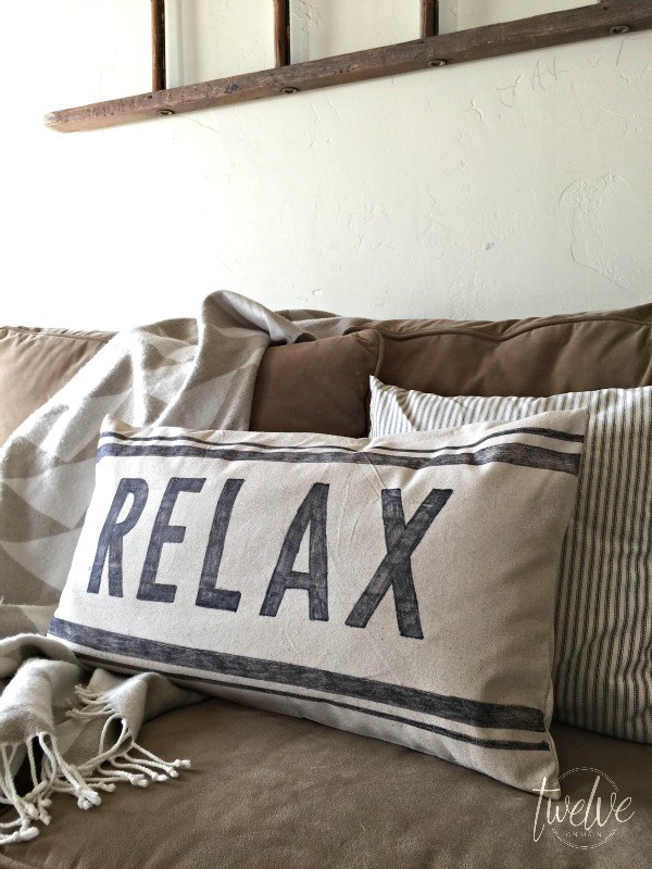 The Best Way to Make a Sharpie Pillow, featured at DIY Like a Boss