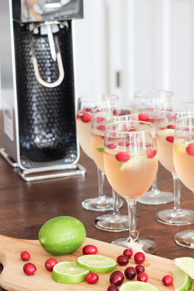 Make these yummy Cranberry Raspberry Lime "Mocktails" -- perfect for the holidays!